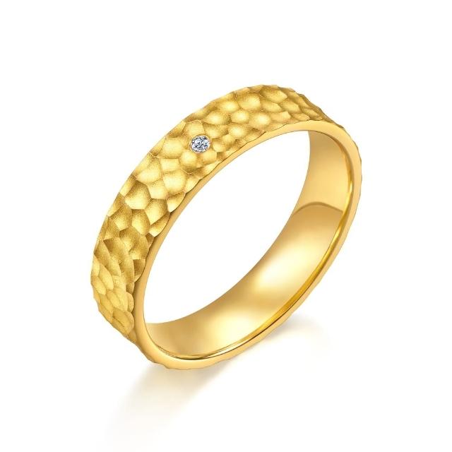 【點睛品】方正錘鑄 黃金鑽石戒指(男戒)