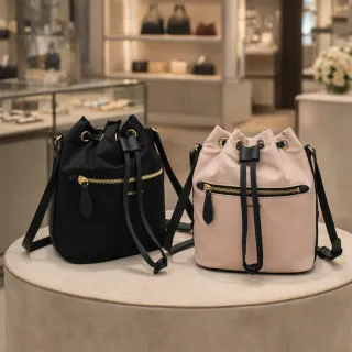 【BURBERRY 巴寶莉】高密度尼龍水桶包(多色任選)