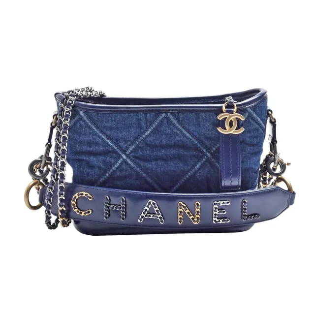 【CHANEL 香奈兒】經典菱格紋GABRIELLE復古丹寧金銀字母背帶手提/斜背HOBO包(小-丹寧藍AS0865-DENIM-GPN)