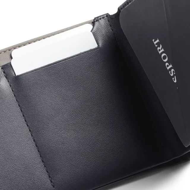 【Bellroy】官方直營 Travel Wallet 真皮護照夾 - RFID防盜(墨灰綠/出國必備/護照夾)