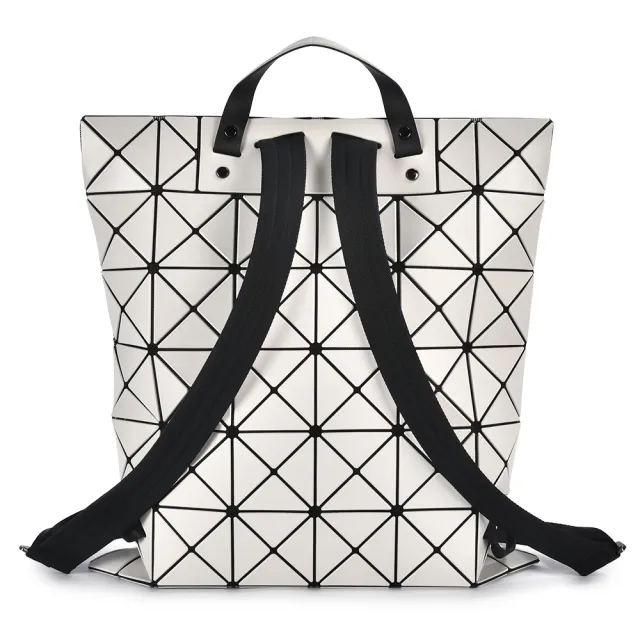 【ISSEY MIYAKE 三宅一生】BAOBAO LUCENT 啞光霧面方格6x7 大型後背包(-淺灰白色)