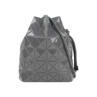 【ISSEY MIYAKE 三宅一生】WRING ONE-TONE 琺瑯效果亮面抽繩水桶包(深灰色)