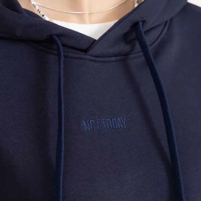 【M：MINb】not today繡花開衩連帽大學T(深藍/中大尺碼女裝/XL女裝/女裝/大尺碼上衣/大尺碼帽T)
