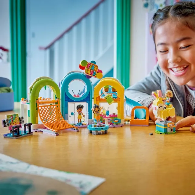 【LEGO 樂高】Friends 42686 歡樂室內遊樂場(創意力遊戲 扮家家酒 積木 玩具)