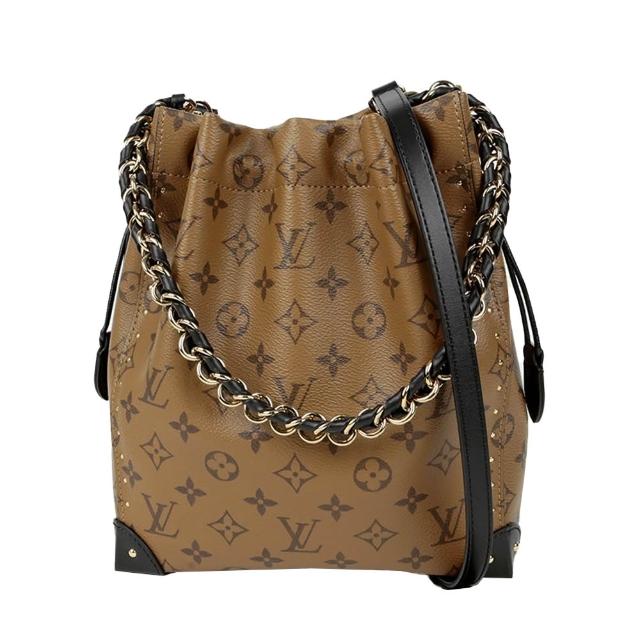 LV LOUIS VUITTON路易威登 M13324 Noe Trunk PM Monogram 經典牛皮帆布兩用水桶包 經典LV Noe Trunk PM Monogram兩用水桶包,採用高質感帆布與皮革材質,黑色與棕色/咖啡色可選,適合日常與正式場合搭配,展現歐系精品風格。