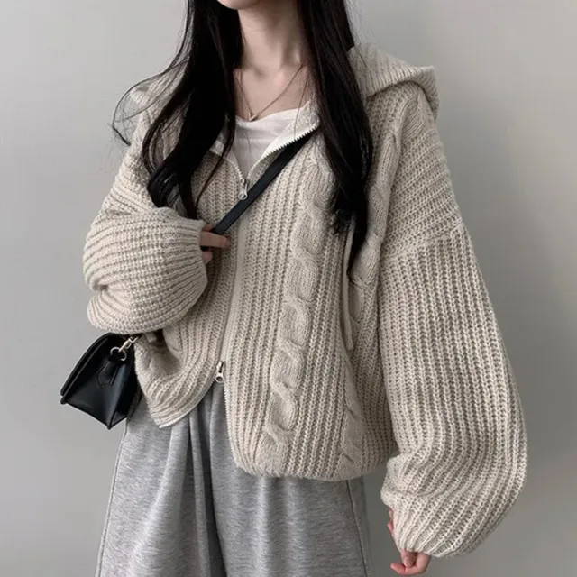 【D.studio】韓版麻花連帽雙拉鍊寬鬆毛衣外套(針織上衣冬天女裝保暖外套 運動外套連帽外套長袖上衣J414)