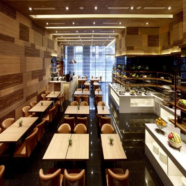 首都大飯店松山館｜新春特惠！寒假不加價★2大1幼標準客房純住宿(饒河夜市正對面)