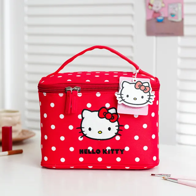 【SANRIO 三麗鷗】雙11 凱蒂貓手提箱型大容量化妝包盥洗包(Hello Kitty)