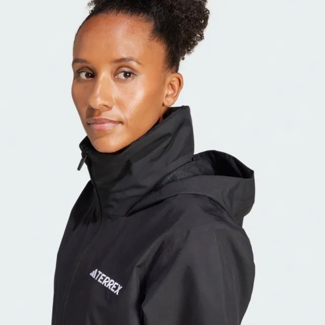 【adidas 愛迪達】W Mt Ess 2l R J 女 連帽外套 防水 保暖 運動外套 防風 黑 亞版(JM8702)