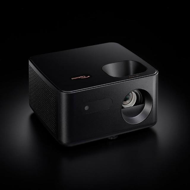 Optoma奧圖碼 PK31 是一款高亮度 4K UHD 投影機，提供清晰畫質與強大效能，適閤家庭娛樂、商務簡報與教育用途。內建智慧系統，支援多種串流與視訊格式，操作簡易，畫質優異，是追求高畫質投影體驗的首選。