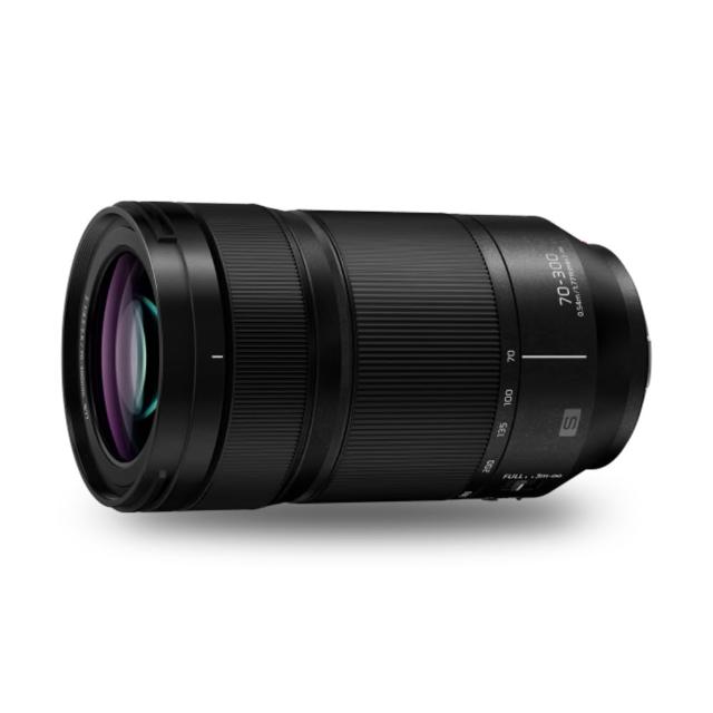 Panasonic國際牌 LUMIX S 70-300mm F/4.5-5.6 Macro 是一款專為全幅相機設計的望遠變焦鏡頭，焦距範圍70-300mm，浮動光圈f/4.5-5.6，提供8.3°-34°對角視角。作為變焦鏡頭，它支援微距拍攝，適合野生動物、運動及近距離特寫。公司貨正品，規格以實際出貨為準。