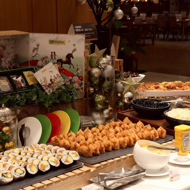 【六福萬怡酒店】7/31偷殺!敘日餐廳自助式早餐券(假日不加價.YOUBON)
