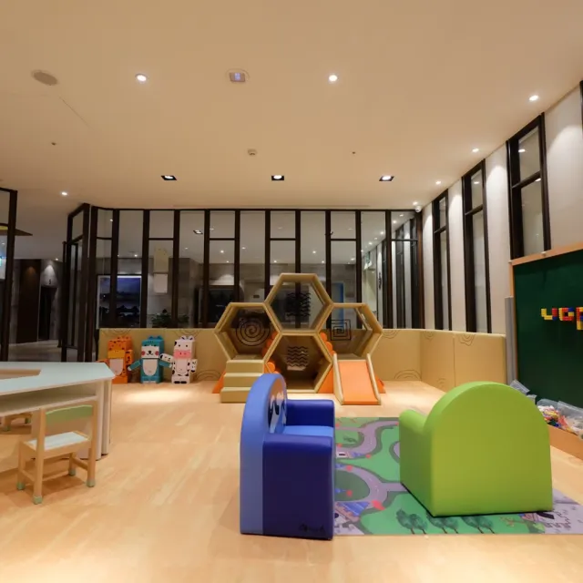 宜蘭村却國際溫泉酒店｜2大2小家庭客房一泊二食★早餐及定食套餐(旺日+800.假日+1800)