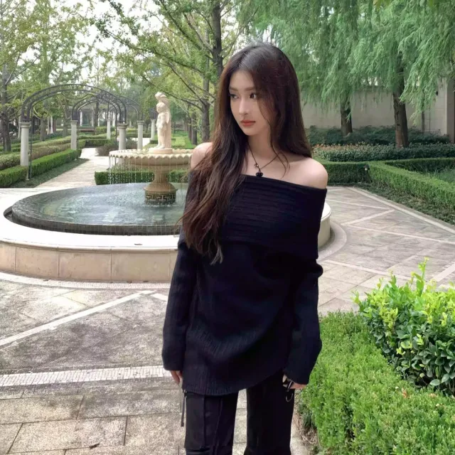 【AS 梨卡】女裝 毛衣 紅色 新年 聖誕 針織 上衣 一字領毛衣 中長針織 設計感毛衣 ES112