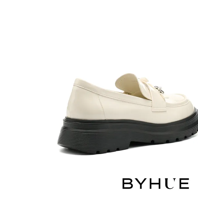 【BYHUE】可愛日常雙蝴蝶結漆超纖軟芯微Q底樂福厚底鞋(米白)