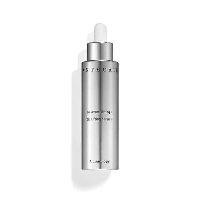 CHANTECAILLE香緹卡 鑽石級精華 CHANTECAILLE香緹卡 鑽石級精華 是一款高階保濕修復抗老精華液,富含珍稀成分與高濃度活性物質,深入肌底修護肌膚,提升保濕力與彈性,改善肌膚紋路與暗沉,讓肌膚煥發健康光采。適合所有肌膚型別,尤其適合乾燥、敏感及老化肌膚使用。