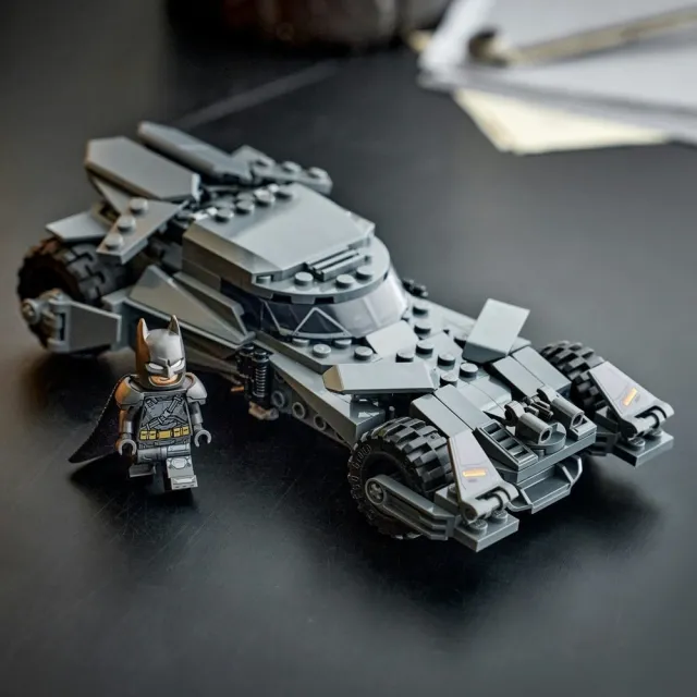 【LEGO 樂高】DC超級英雄系列 76331 《蝙蝠俠對超人》蝙蝠車 (超級英雄玩具 玩具車 玩具 積木)