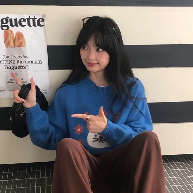 【AS 梨卡】女裝 毛衣 針織衫 圓領針織 慵懶風毛衣 貓頭圖案 小花上衣 長袖針織 百搭 ES012(毛衣 針織衫)