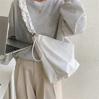 【EMMA SUE】雙11 白色包包 黑色包包 斜背包 書包 側背包 尼龍斜背包 尼龍包 側背包 通勤包 斜背