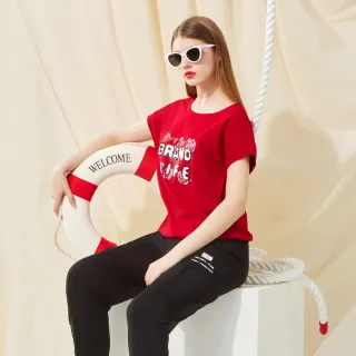 【MYVEGA 麥雪爾】高含棉水鑽字母花朵印花落肩上衣-紅