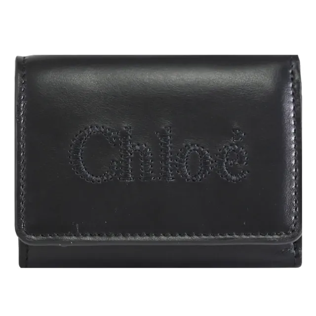 【Chloe’ 蔻依】SENSE 簡約電繡品牌LOGO小牛皮三折扣式零錢小短夾(黑白)