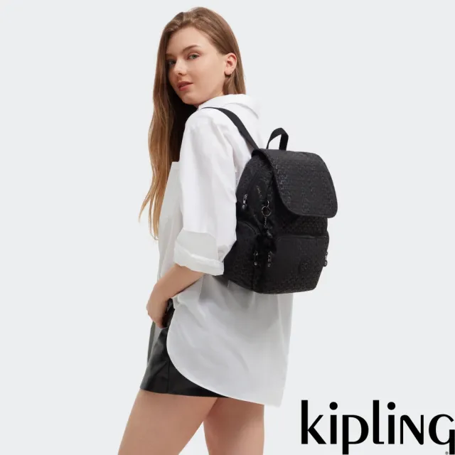 【KIPLING】『猴子包』經典黑菱格紋印花掀蓋拉鍊後背包-CITY ZIP S 女包