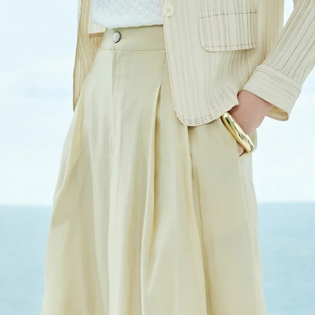【ILEY 伊蕾】優雅雙打摺光澤感長寬褲(杏；M-XL；1261386702)