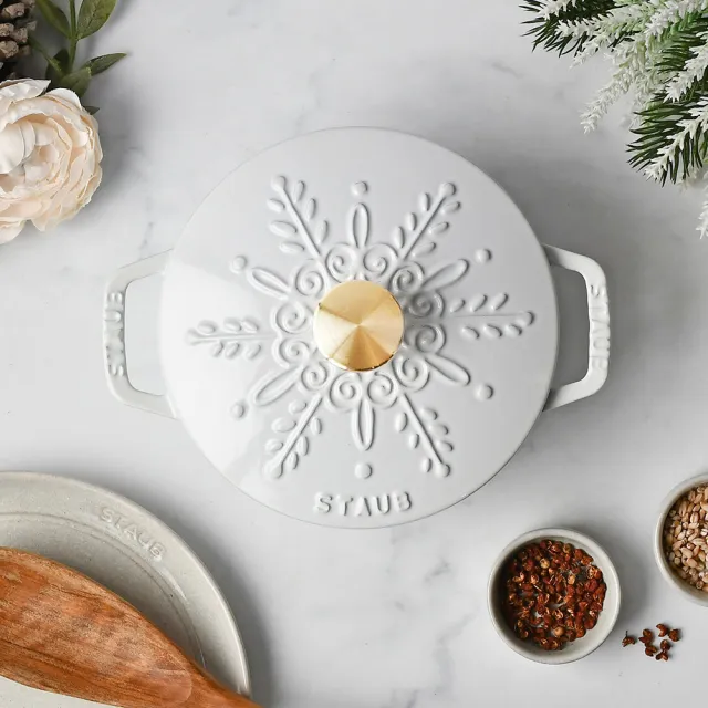 【STAUB】雪花雕花琺瑯鑄鐵鍋和食鍋16cm-顏色任選(德國雙人牌集團官方直營)