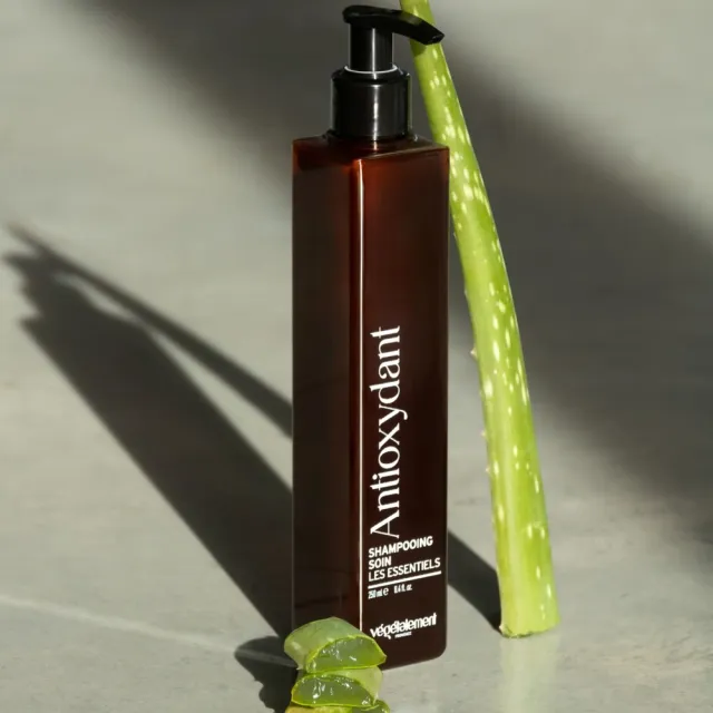 【VEGETALEMENT PROVENCE】抗氧化護色洗髮精 清潔保護 強化髮絲 護色洗髮精（250 ml）