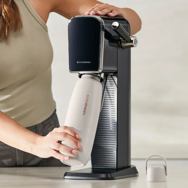 【Sodastream】ART 拉桿式氣泡水機-黑/白(加碼送1支鋼瓶 含原箱共2支鋼瓶)