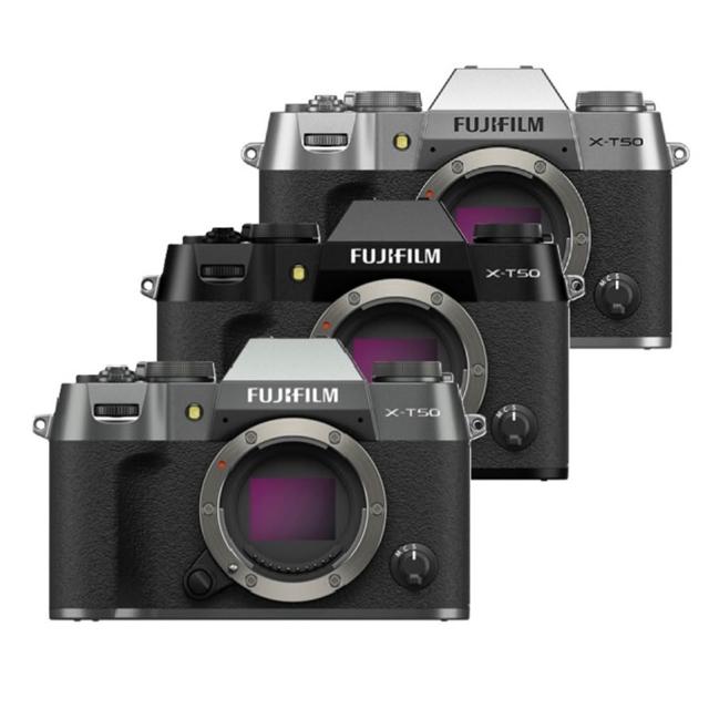  FUJIFILM 富士 X-T50 是款輕巧 APS-C 單眼相機，搭載 2000 萬畫素 CMOS 影像感應器，支援最高 ISO 25600，提供出色低光表現。配備 3.0 吋後掀式螢幕及 100% 視野率視平式電子觀景器，最快快門速度 1/4000 秒，機身尺寸僅 123.8 x 84 x 48.8mm，重 389g，適合攝影愛好者。儲存 SD/SDHC/SDXC 卡，12 個月保固，平行輸入來源，BSMI 許可 D33B24。 