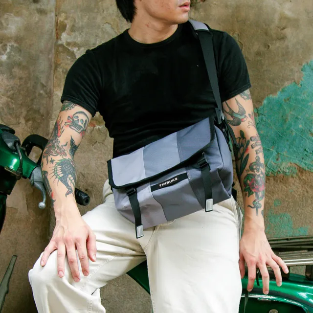 【Timbuk2】Classic Messenger CorduraR Eco 13 吋經典郵差包(新版/淺碳灰拼色)