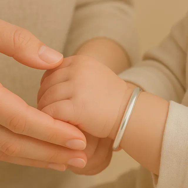 【珠兒綠】999純銀亮面素面手鐲嬰兒 0-3歲 彌月禮 純銀手環 新生兒禮 周歲禮(附高級禮盒禮袋)