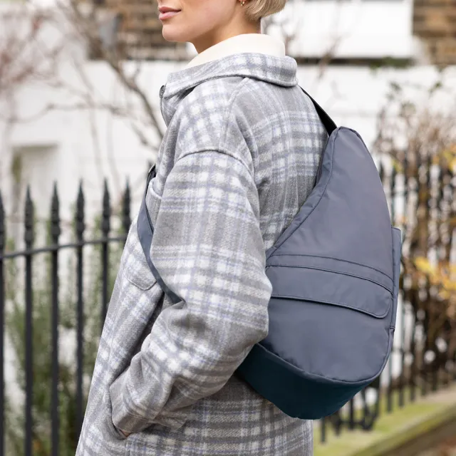 【HEALTHY BACK BAG】官方直營-再生材質 RECYCLED NYLON SMALL 斜背包-靜謐灰 男包 女包 側背包 斜背包