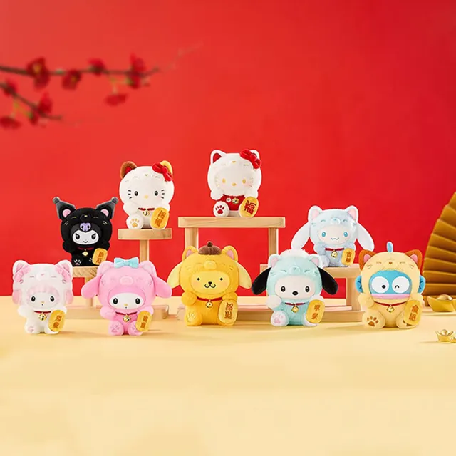 【YENDAR 研達】三麗鷗家族招財貓系列搪膠絨毛掛飾盲盒 (8入/中盒)(出門帶上可愛的招財貓們)