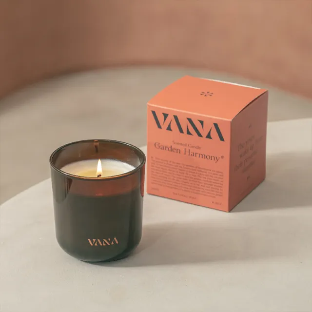 【VANA】瑞典純淨香氛蠟燭250g – 北歐花園|玫瑰花香調|天然植物蠟|純素安心使用|優雅居家香氛