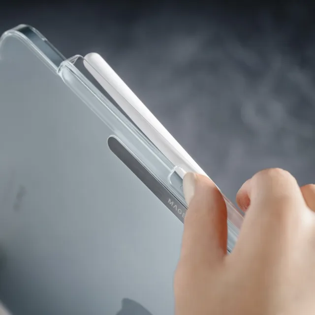 【MAGEASY】2026 iPad Air 11吋 Facet 全方位支架透明背蓋保護套（筆槽款）(支援2025-24 iPad Air 11吋)