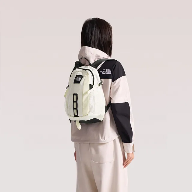 【The North Face】TNF 休閒 運動 DWR防潑水休閒後背包 HOT SHOT MINI 男 女 米 (NF0A8GJJJN5)