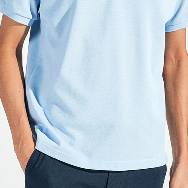 【Munsingwear】企鵝牌 男款淺藍色高級材質親膚舒適透氣合身剪裁時尚風格短袖POLO衫 MGVJ2500