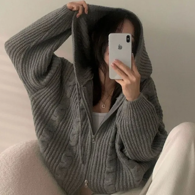 【Uicy】韓版寬鬆麻花連帽針織外套 外套 防曬外套 女裝 上衣 J414