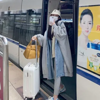 【Uicy】韓版休閒寬鬆拼接連帽牛仔外套 外套防曬外套女裝 J289