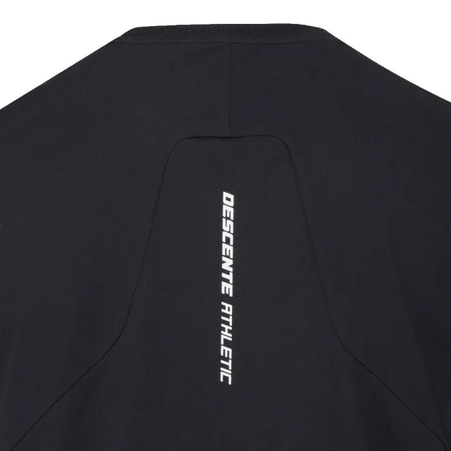 【DESCENTE】迪桑特 TOUGH 男士 吸濕快乾寬鬆無袖運動背心(黑色)