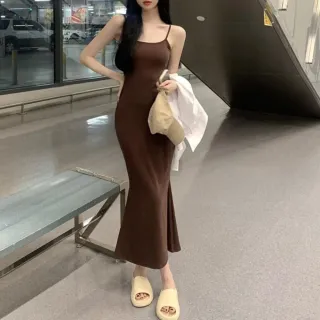 【Uicy】韓版顯瘦吊帶長版洋裝 連身裙 吊帶裙 吊帶褲 女裝S251