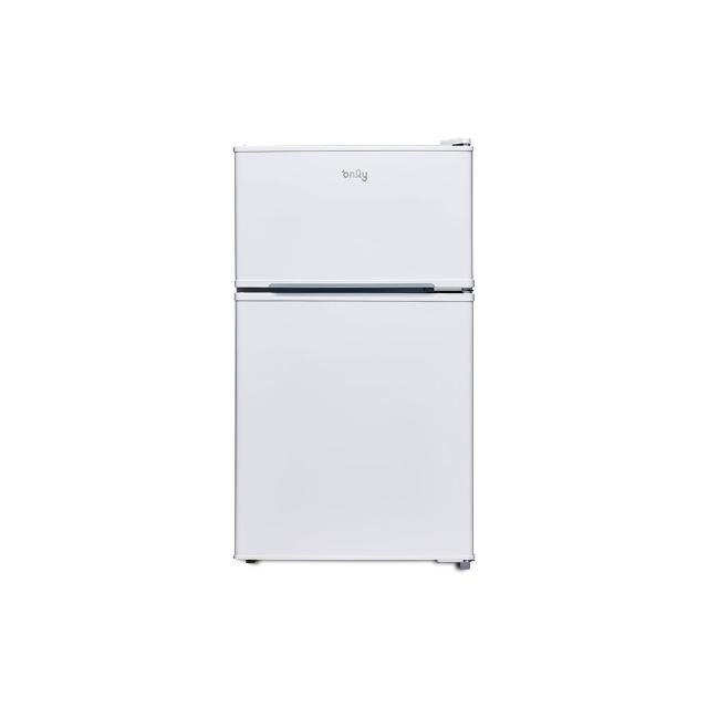 only OR90-RM02 ONLY OR90-RM02 雙門冰箱,容量90L,白色系設計,適合單人或小家庭。尺寸837x470x492mm,重量23.9kg,定頻馬達,R600a環保冷媒。第1級能源效率,耗電僅15kWh/月,具節能標章。左開門設計,110V電壓,泰國製造。全機1年保固,壓縮機3年保固。無含安裝服務,BSMI許可R36478。完美解決小型空間儲物需求,高效省電耐用。