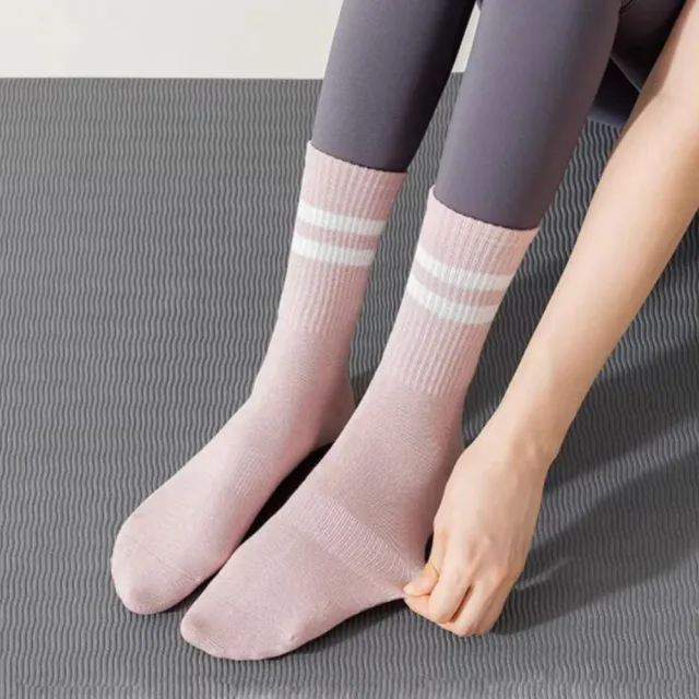 茉家 防滑顆粒貼合護足運動襪-1雙