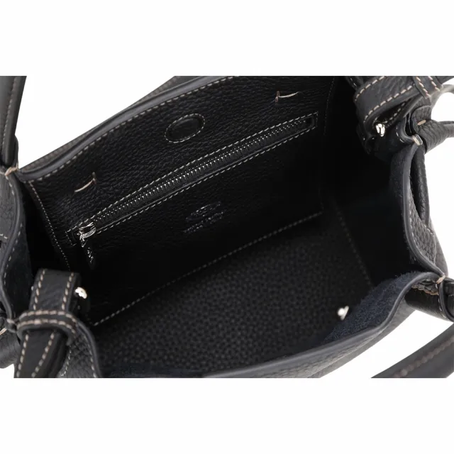 【TOD’S】TODS 小型 T字 荔紋牛皮手提/斜背抽繩水桶包-黑色(義大利手工皮革)