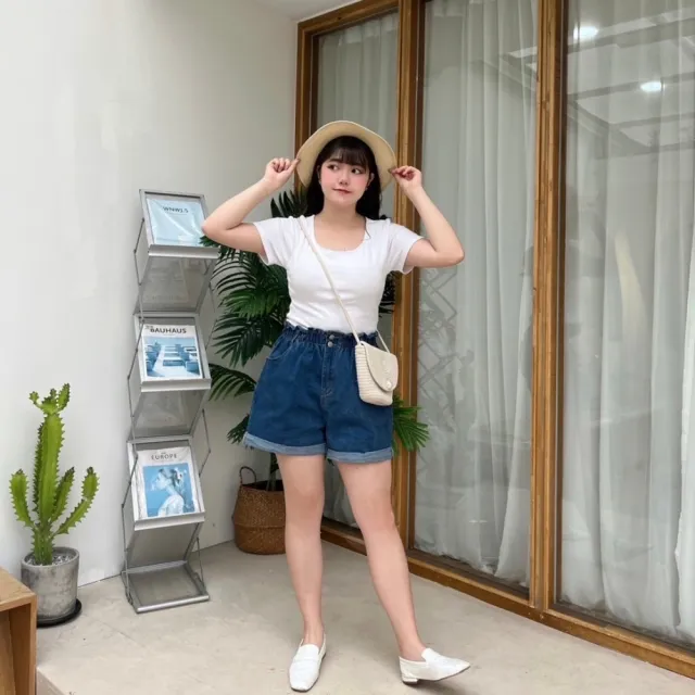 【Want-Meow】100公斤可穿/超彈性顯瘦反摺兩粒扣牛仔短褲中大尺碼短褲牛仔褲(大尺碼/大碼/下著)