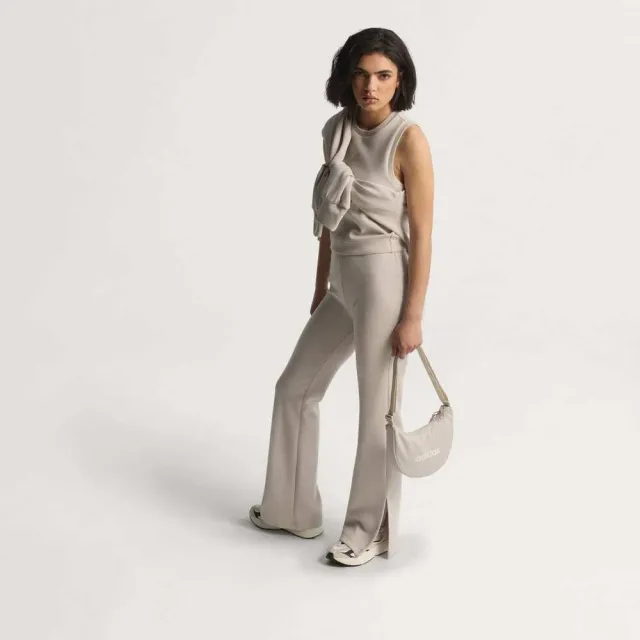 【adidas 愛迪達】W All Szn Sl Fp 女 長褲 米 亞版 喇叭褲管 彈性 柔軟(JV9880)