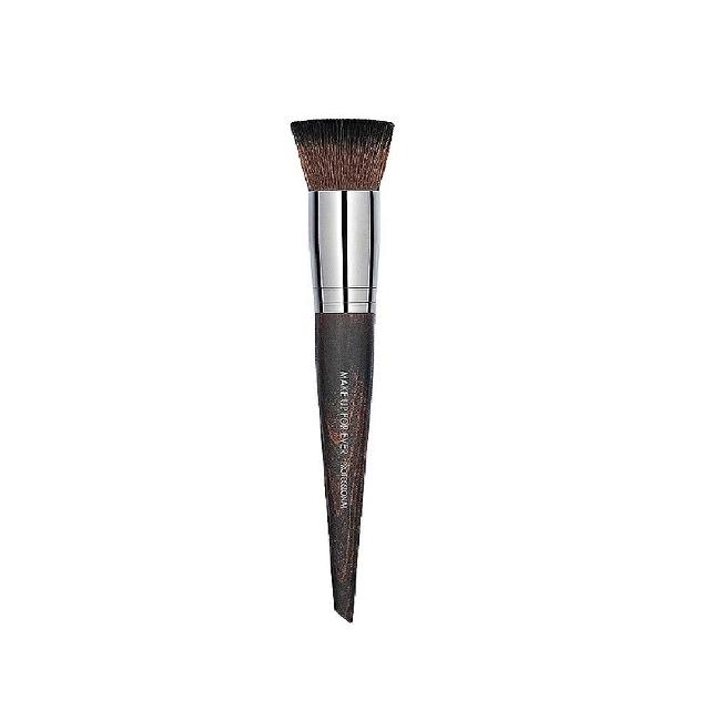 MAKE UP FOR EVER 勻粉腮紅刷 MAKE UP FOR EVER 系列專業腮紅刷,設計精緻,適合專櫃使用,輕柔均勻上色,打造自然好氣色。
