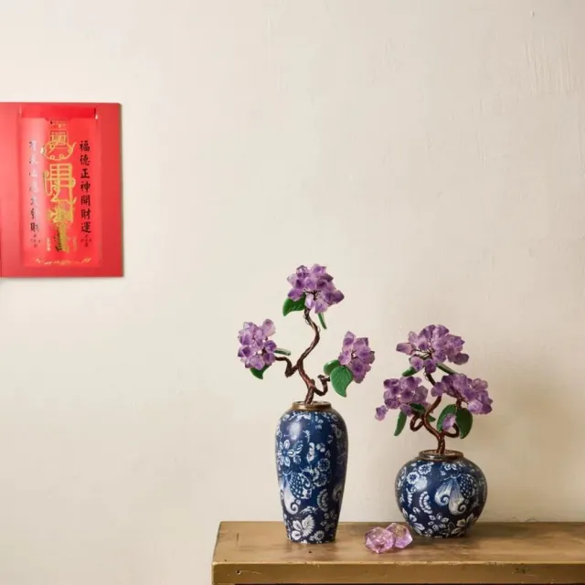 【FRAVO 法寶】馬年偏財喜神☆紫骨幹水晶花|綠琉璃 青花瓷花紋款 空間藝術擺件 風水擺件Q24CL18-200 201